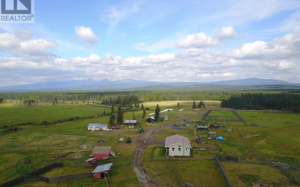 West Chilcotin Cattle Ranch >7495 Christensen Road Williams Lake, BC | 1452 Deeded Acres | 400 Head Carrying Capacity | Additional Lease Land & Large Range Lease | Ample Grazing | Functional and Fully Operational Year-Round Ranch Infrastructure